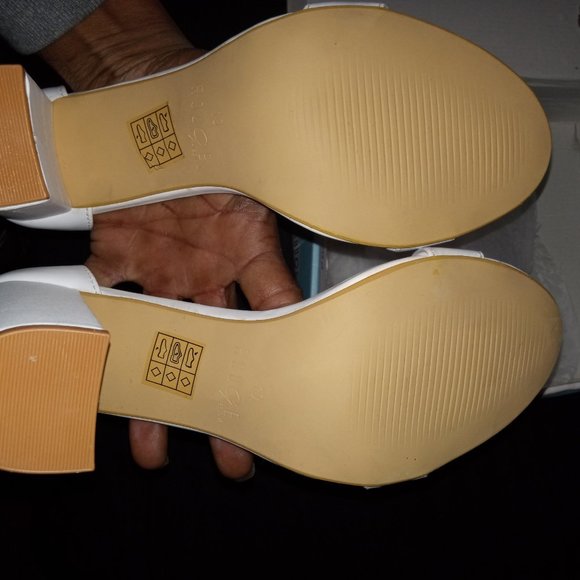 Brand New Never Worn White Women 👠 Heels In Size 10 Made By Rouge For $60 - Picture 2 of 3